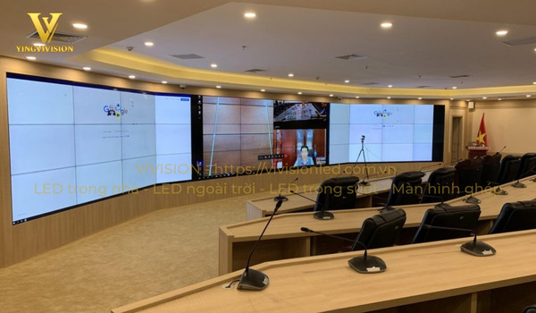 Màn hình ghép LCD kích thước lớn hỗ trợ họp trực tuyến ở phòng họp hội nghị
